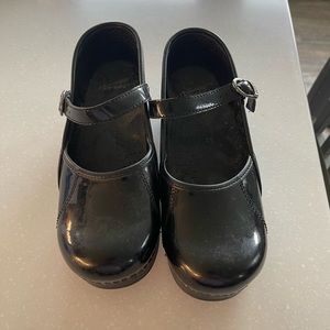 Dansko patent leather Mary Jane 39